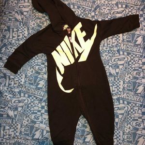 ❌📫SOLD📫❌9-12 Month Black Nike Jumpsuit